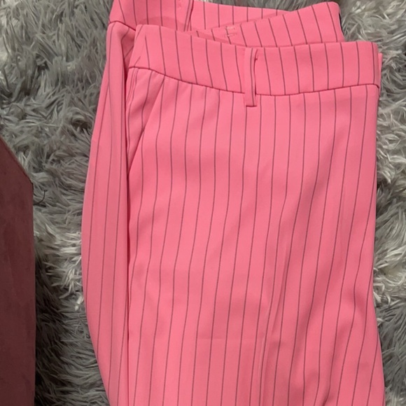 Two piece pant and blazer set - Picture 2 of 6